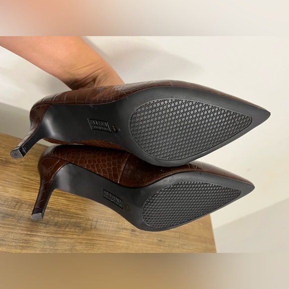 Alfani Step-N-Flex Elegant Brown Crocodile Pattern Heels, Women’s Sz 9.5 - Picture 4 of 7